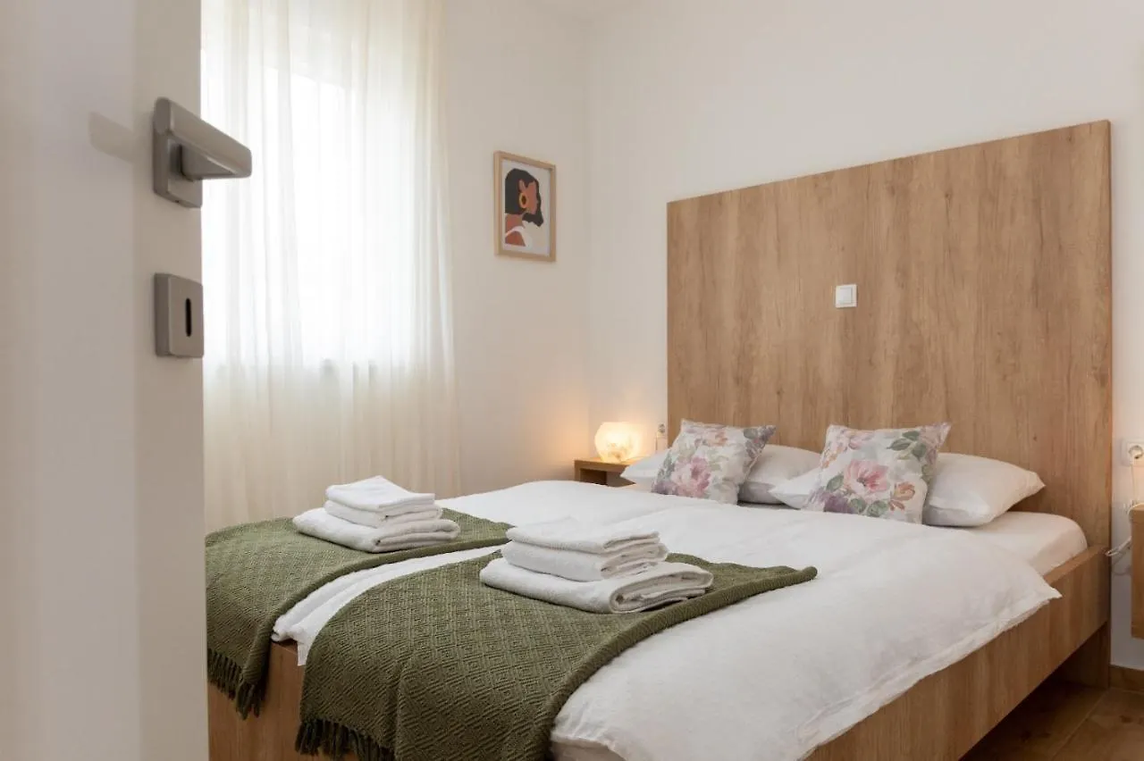 Apartment Bellezza Trogir 0*,